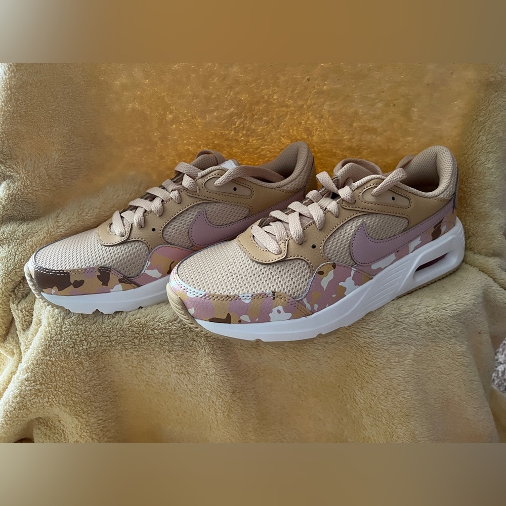 Women’s Nike Air Max SC, Sesame Color, Size 8